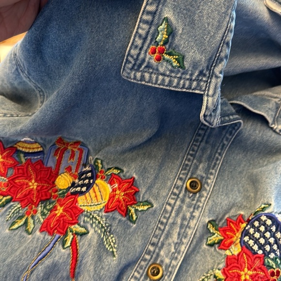 BOBBIE BROOKS Denim Button-Down Christmas ornament present poinsettia Jean shirt - Picture 10 of 15
